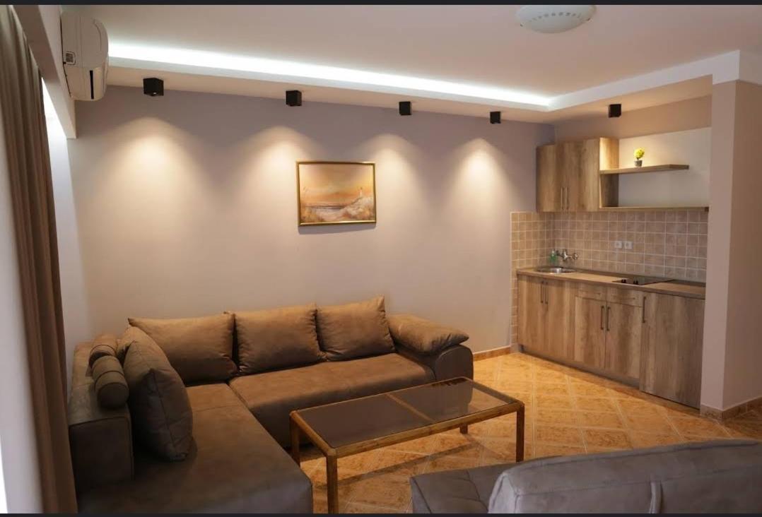 Hotel Comfort Ulcinj Exterior foto